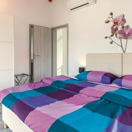 Augustina By Guide 别墅 法扎纳