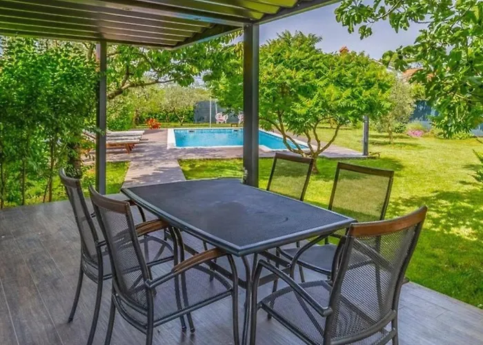 Augustina By Guide * 法扎纳